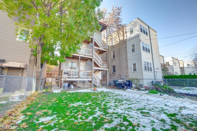 $1,850 | 2212 West Iowa Street, Unit G, Chicago, IL 60622