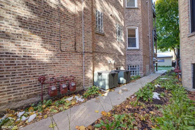 $1,850 | 2212 West Iowa Street, Unit G, Chicago, IL 60622