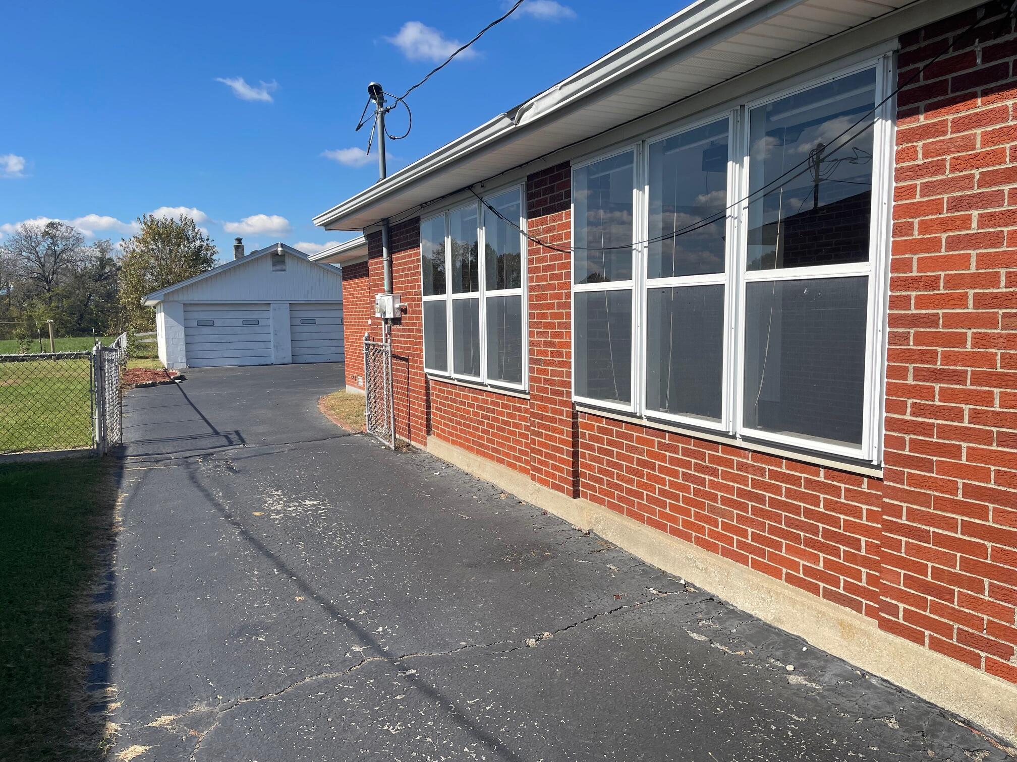1285 Alton Road Lawrenceburg, KY 40342 - Photo 2 of 16 IMG_3164