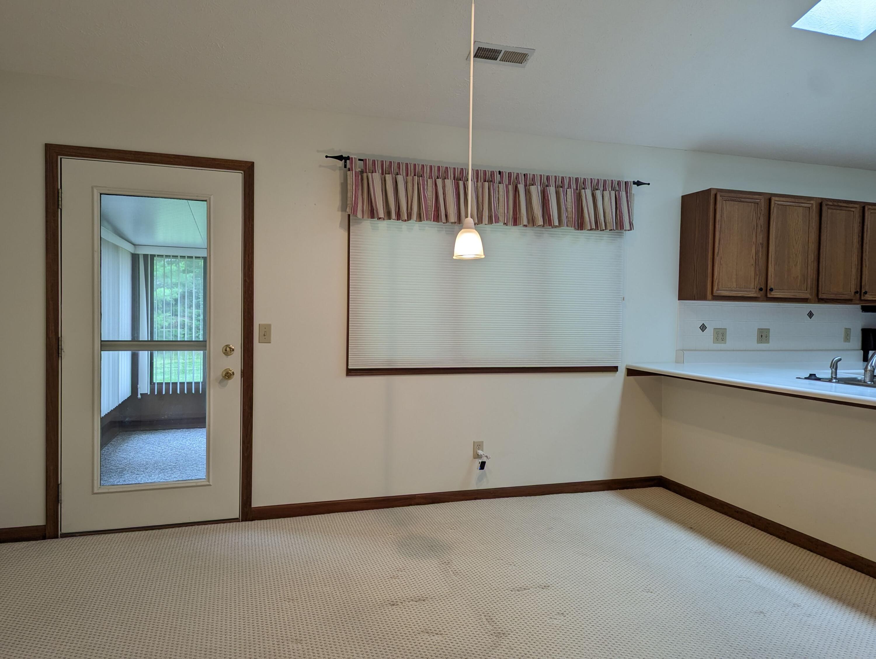 5678 Fox Ridge Drive Springfield, OH 45503 - Photo 6 of 30
