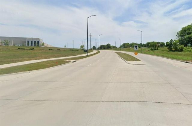 $17,669,025 | 30485 West 207th Street, Spring Hill, KS 66083