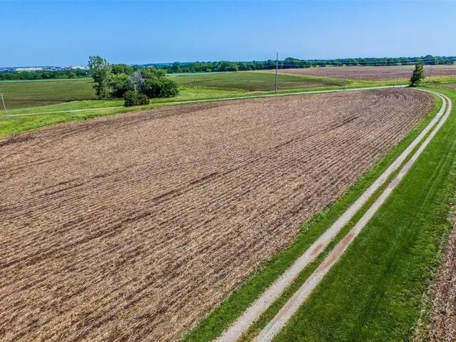 $17,669,025 | 30485 West 207th Street, Spring Hill, KS 66083