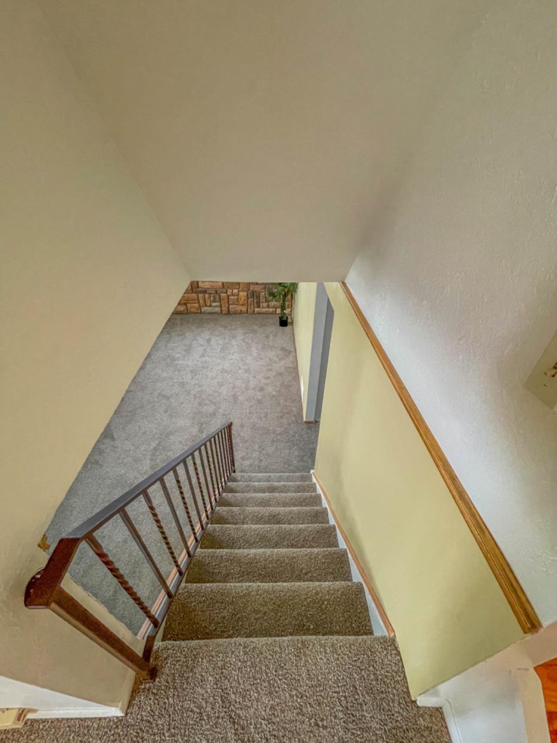 1417 Randomhill Road Cincinnati, OH 45231 - Photo 8 of 14 Gallery Image 8