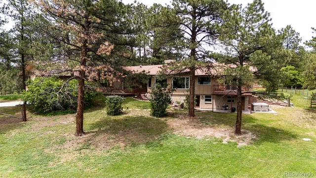 a view of a outdoor space