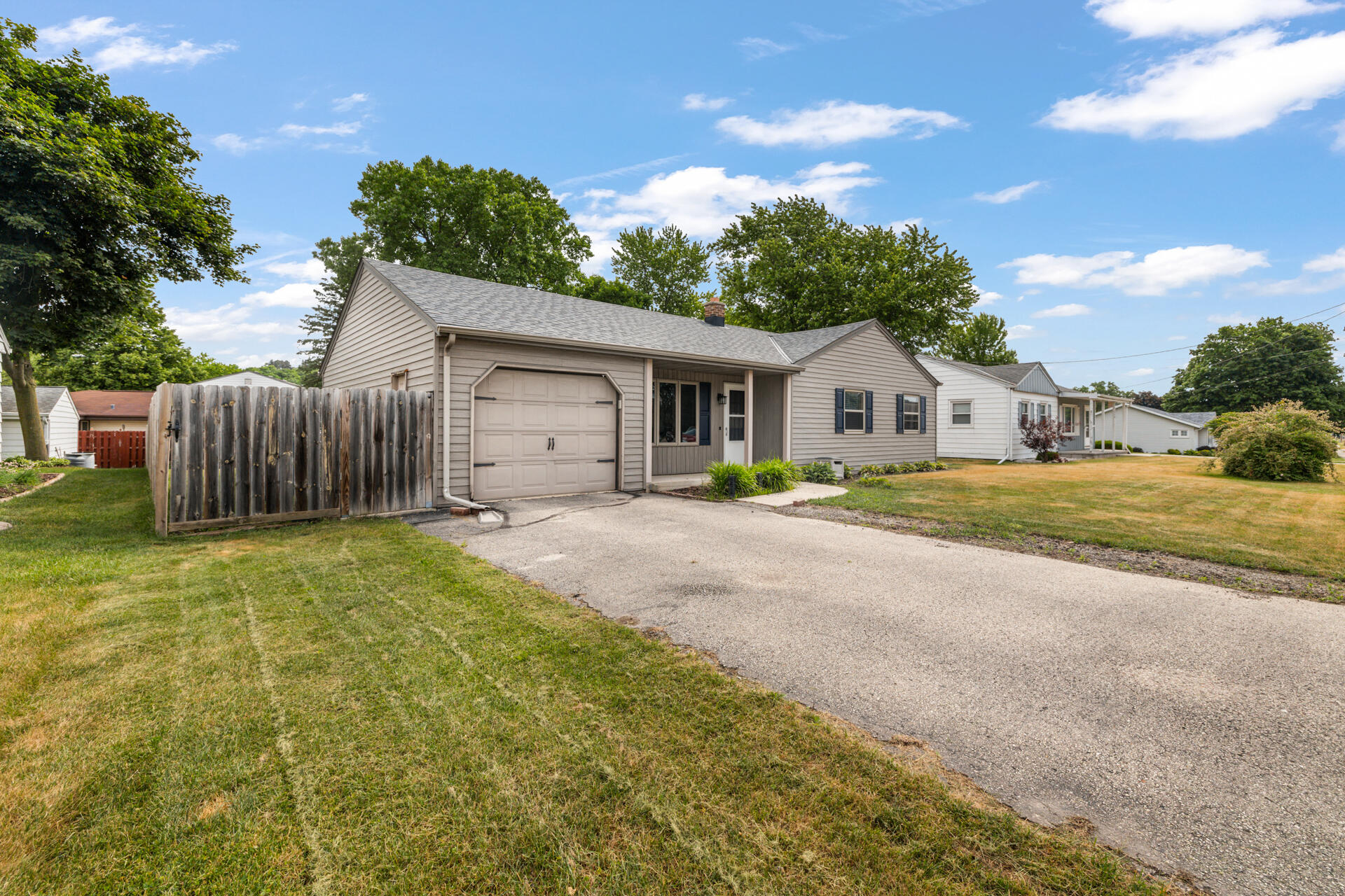 218 East Washington Street Slinger, WI 53086 - Photo 2 of 28 2-Exterior_218 E Washington ST