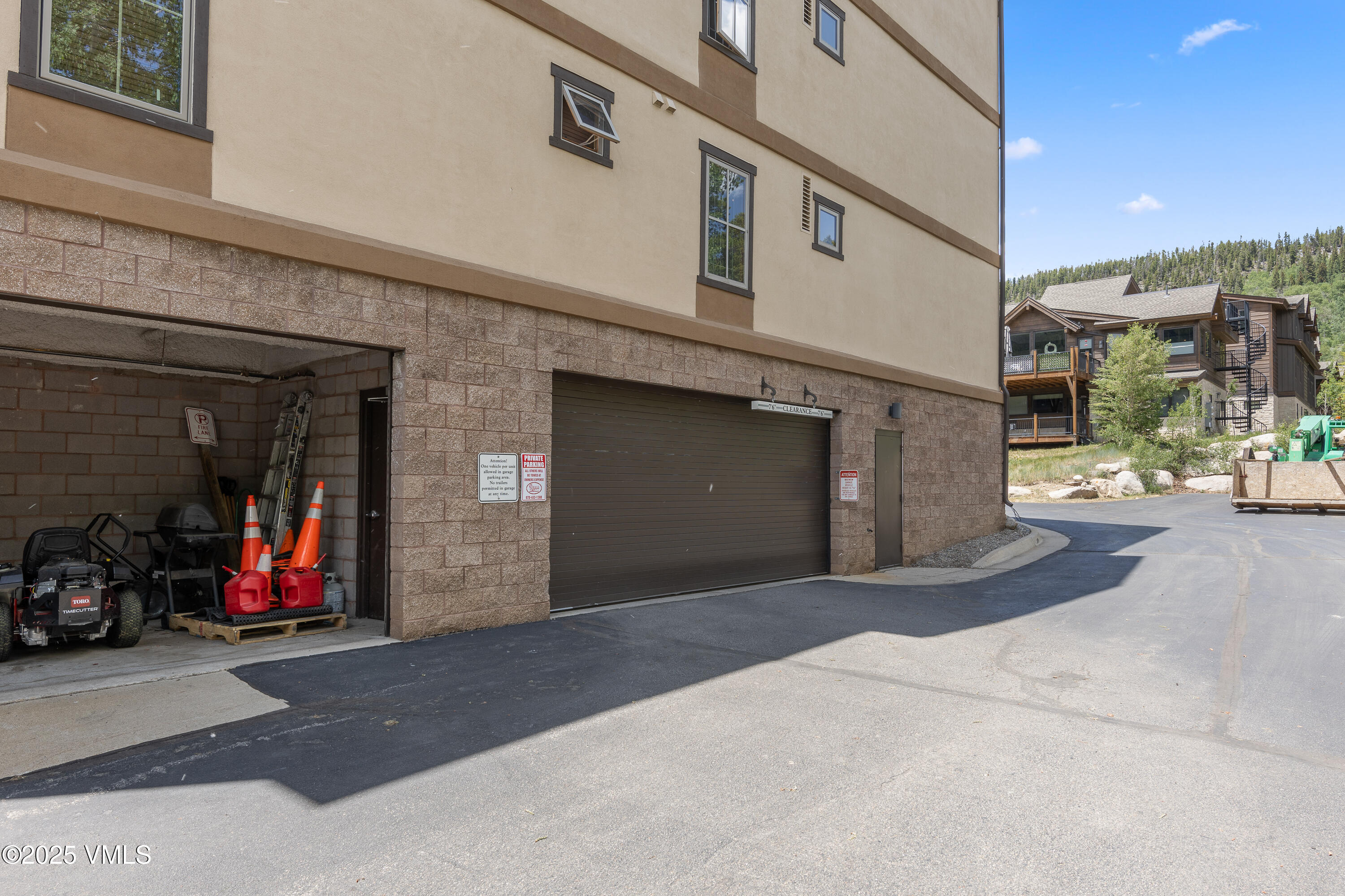 22787 Highway 6, Unit 207 Dillon, CO 80435 - Photo 44 of 44 a view of a car garage