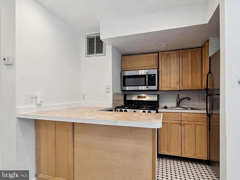 1704 V Street Northwest, Unit B Washington, DC 20009 - Photo 2 of 13