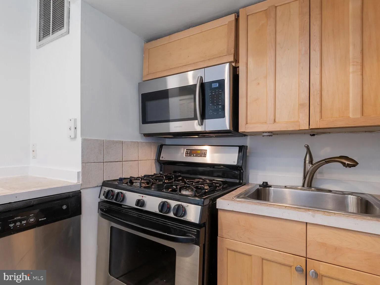 1704 V Street Northwest, Unit B Washington, DC 20009 - Photo 3 of 13