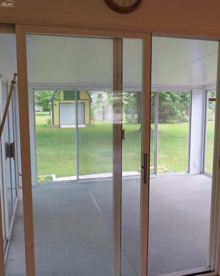 6441 Silver Lake Road Linden, MI 48451 - Photo 8 of 31 21315275-7.JPG