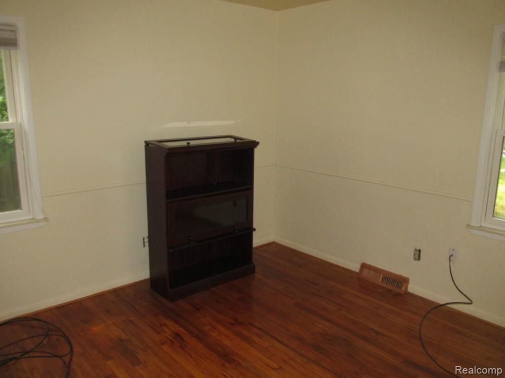 14811 Merriman Road Livonia, MI 48154 - Photo 22 of 27 14811 MERRIMAN LIVONIA (74).jpg