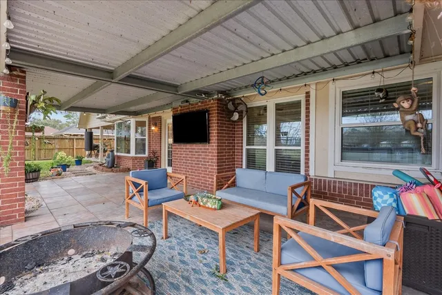 $525,000 | 5002 Raford Lane, Santa Fe, TX 77510