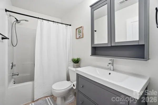 $270,000 | 8422 Chaceview Court, Charlotte, NC 28269