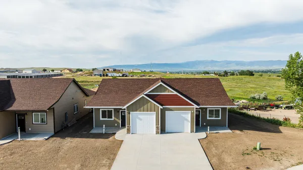 $374,000 | 686 Valley View Drive, Sheridan, WY 82801
