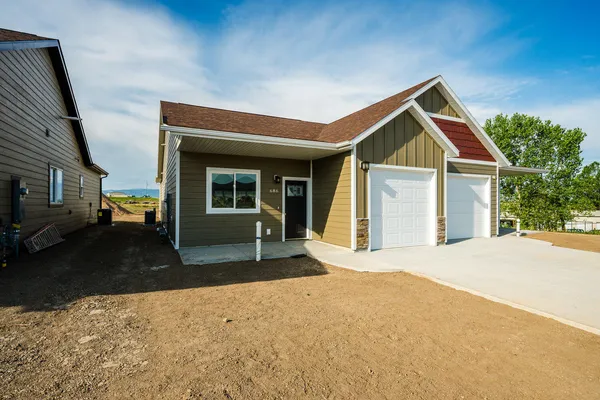 $374,000 | 686 Valley View Drive, Sheridan, WY 82801