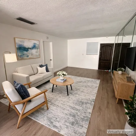 $2,200 | 510 Northeast 17th Avenue, Unit 206, Fort Lauderdale, FL 33301