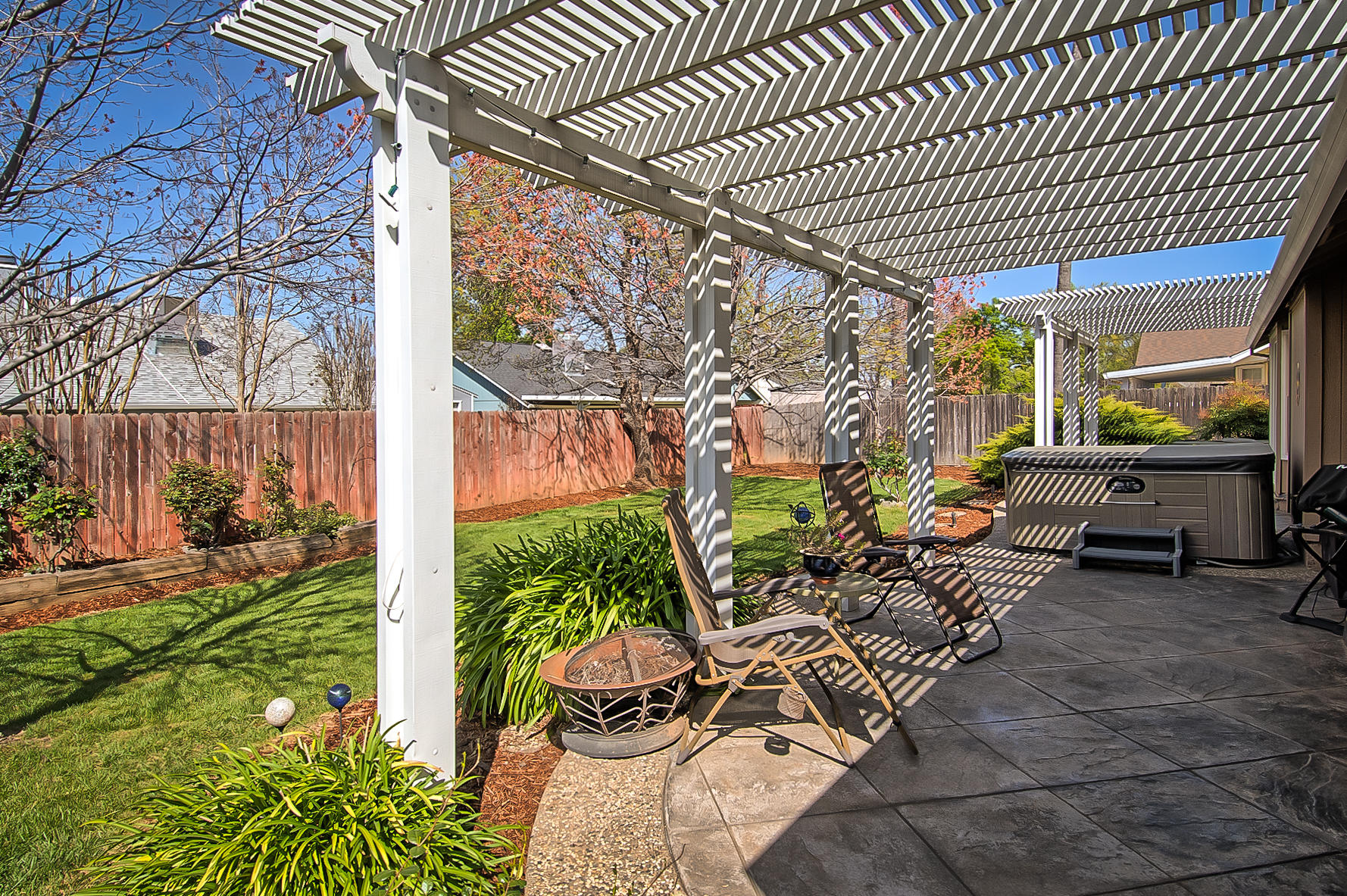 1566 Lavender Way Redding, CA 96003 - Photo 30 of 36