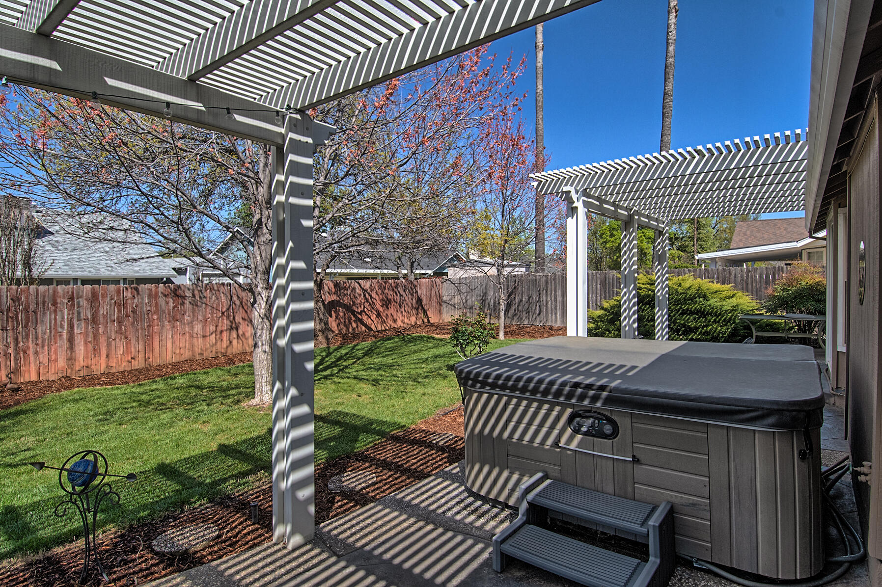 1566 Lavender Way Redding, CA 96003 - Photo 35 of 36