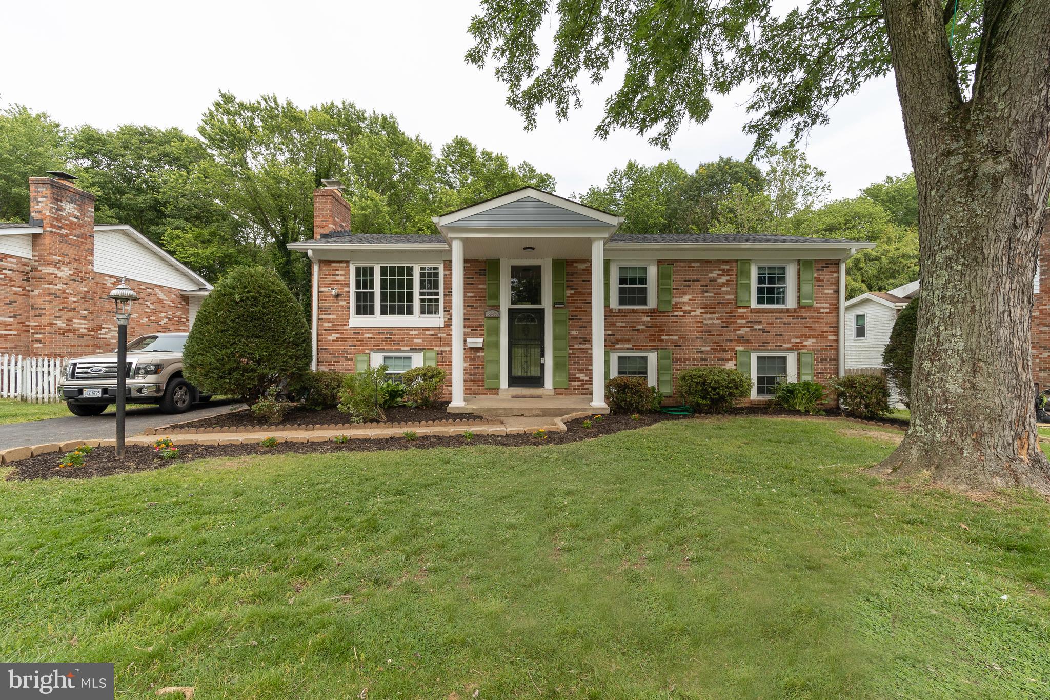 13807 Gilbert Road Woodbridge, VA 22193 - Photo 1 of 44 Front