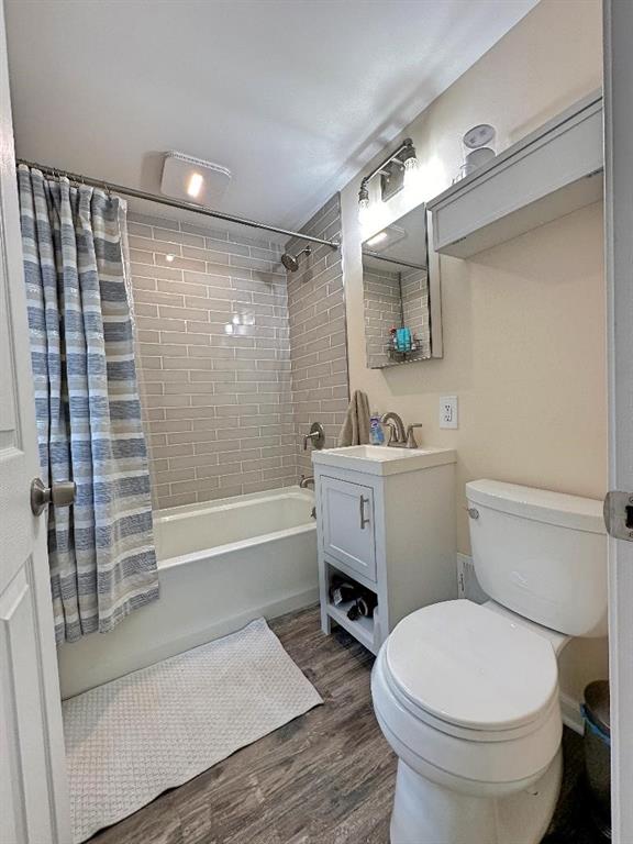 318 Vanadium Road Pittsburgh, PA 15243 - Photo 22 of 30 a bathroom with a sink toilet and shower