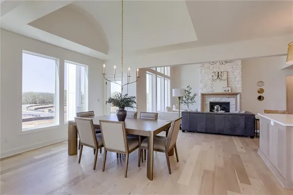 $910,174 | 2432 West 177th Street, Overland Park, KS 66085