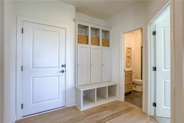 $910,174 | 2432 West 177th Street, Overland Park, KS 66085