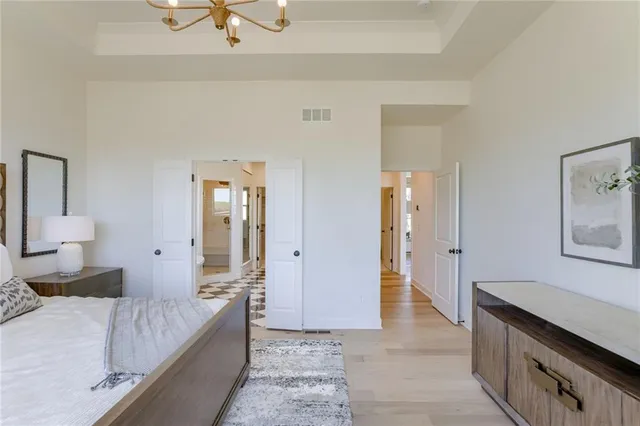 $900,525 | 2432 West 177th Street, Overland Park, KS 66085