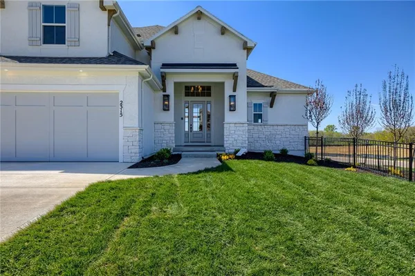 $910,174 | 2432 West 177th Street, Overland Park, KS 66085