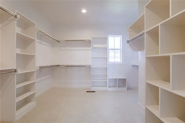 $900,525 | 2432 West 177th Street, Overland Park, KS 66085