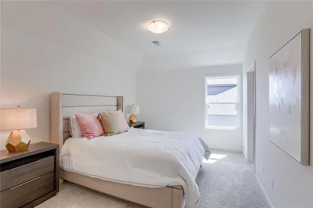 $900,525 | 2432 West 177th Street, Overland Park, KS 66085