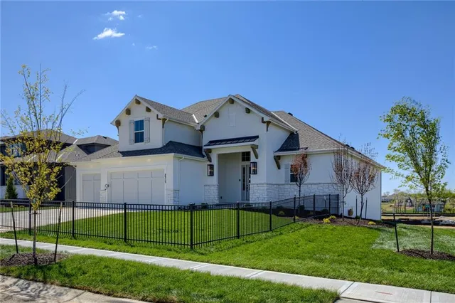 $900,525 | 2432 West 177th Street, Overland Park, KS 66085