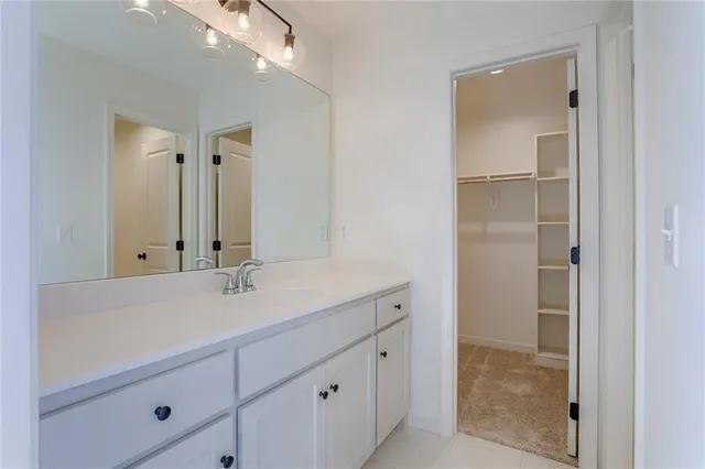 $900,525 | 2432 West 177th Street, Overland Park, KS 66085