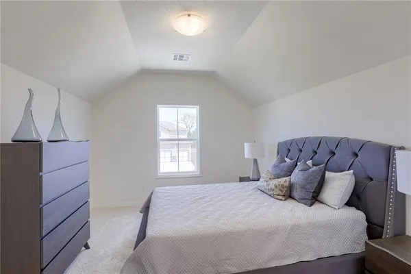 $910,174 | 2432 West 177th Street, Overland Park, KS 66085