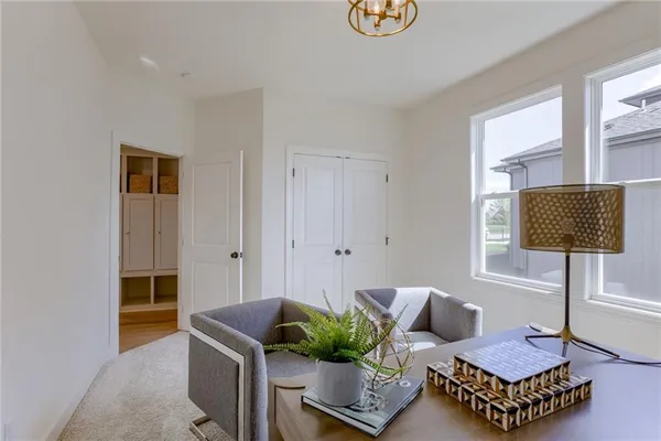 $910,174 | 2432 West 177th Street, Overland Park, KS 66085