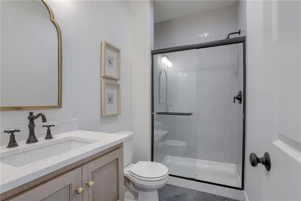 $910,174 | 2432 West 177th Street, Overland Park, KS 66085