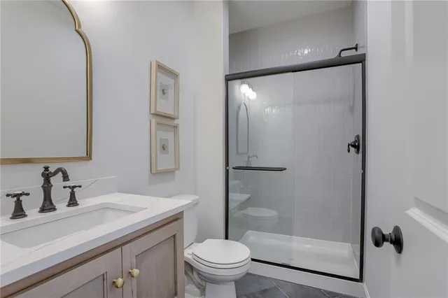 $900,525 | 2432 West 177th Street, Overland Park, KS 66085