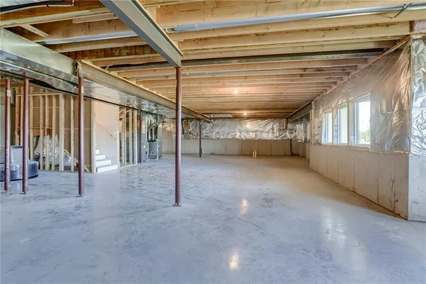 $910,174 | 2432 West 177th Street, Overland Park, KS 66085