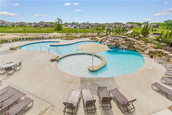 $910,174 | 2432 West 177th Street, Overland Park, KS 66085