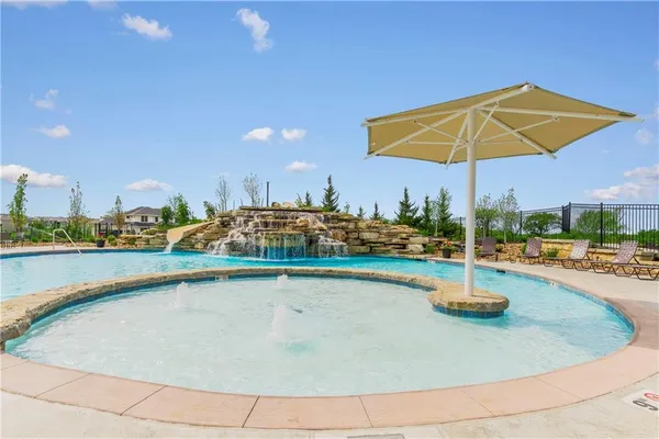 $910,174 | 2432 West 177th Street, Overland Park, KS 66085