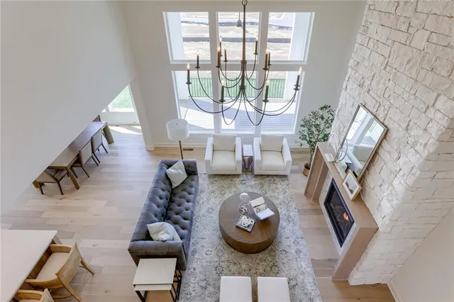 $900,525 | 2432 West 177th Street, Overland Park, KS 66085