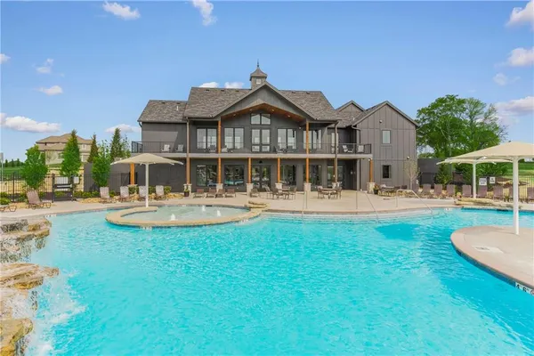 $910,174 | 2432 West 177th Street, Overland Park, KS 66085