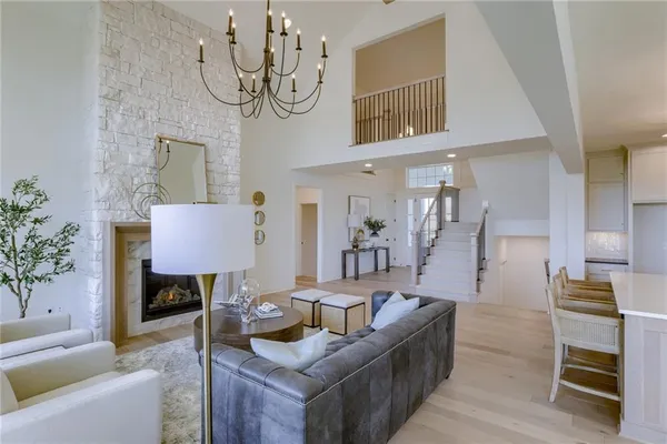 $910,174 | 2432 West 177th Street, Overland Park, KS 66085