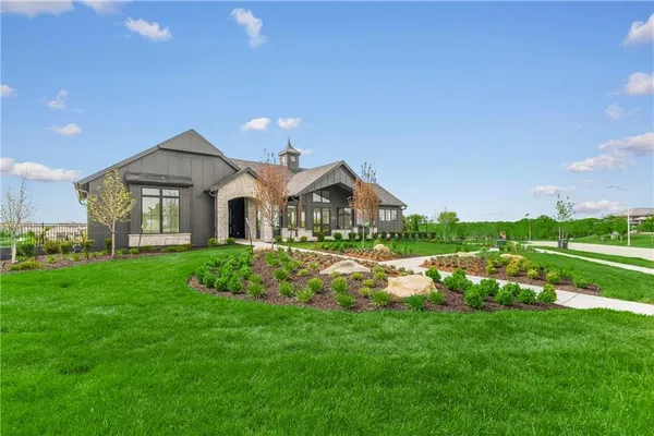 $910,174 | 2432 West 177th Street, Overland Park, KS 66085