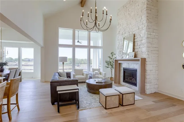 $900,525 | 2432 West 177th Street, Overland Park, KS 66085