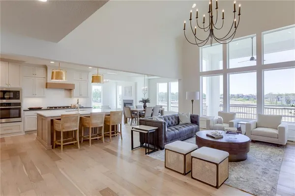 $910,174 | 2432 West 177th Street, Overland Park, KS 66085