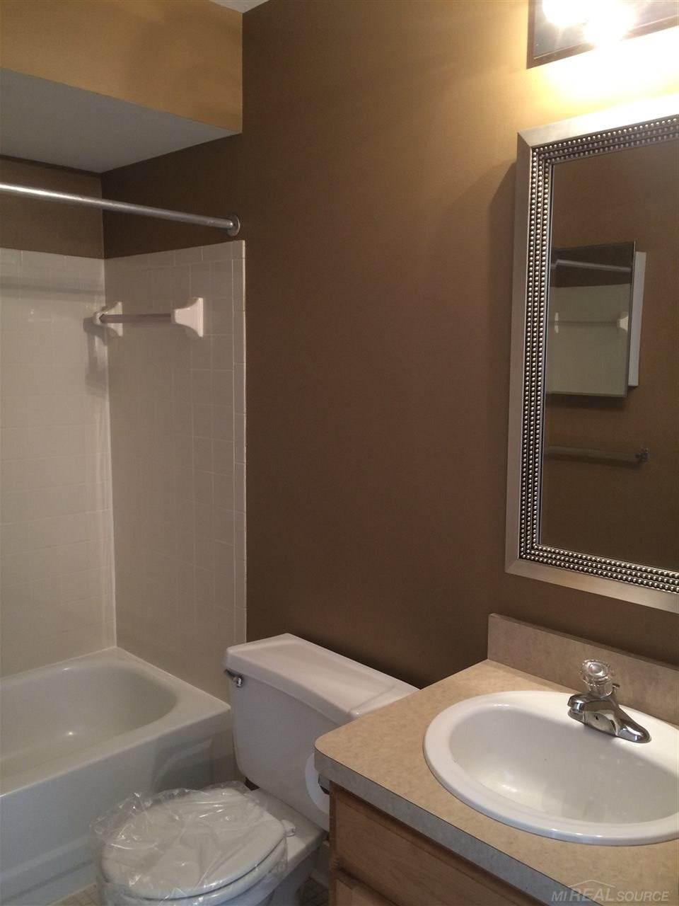 1613 O'Neil Circle, Unit 111 Rochester Hills, MI 48307 - Photo 19 of 33