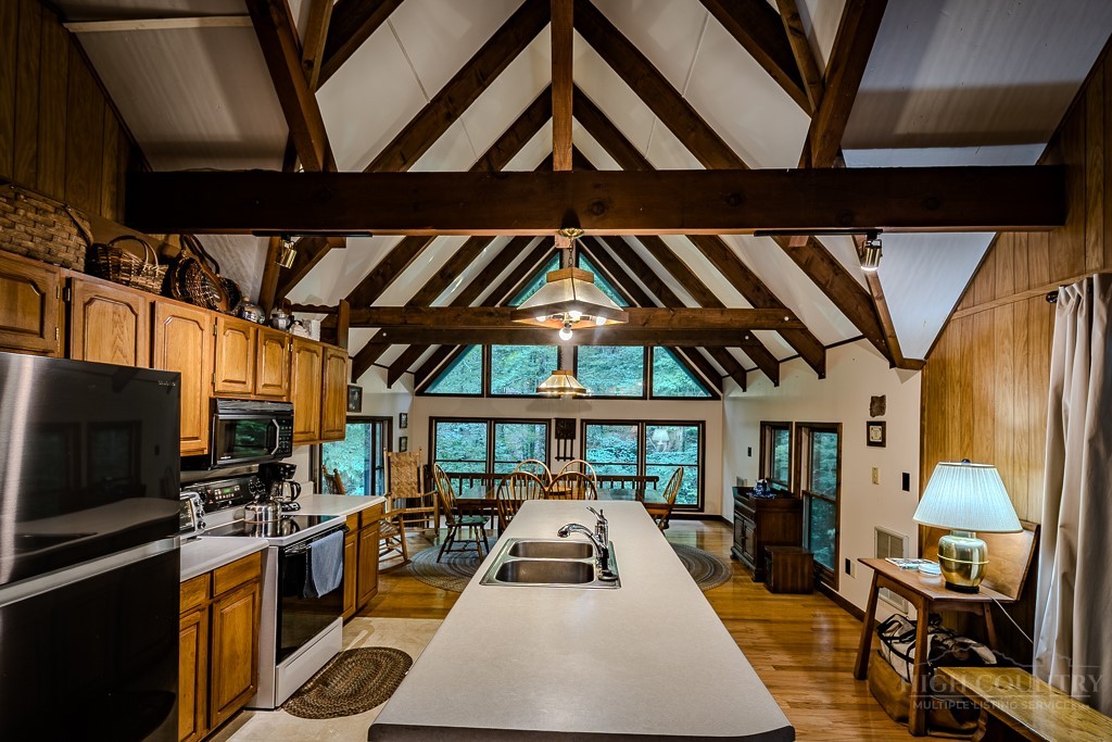 305 Charter Hills Road Beech Mountain, NC 28604 - Photo 13 of 38