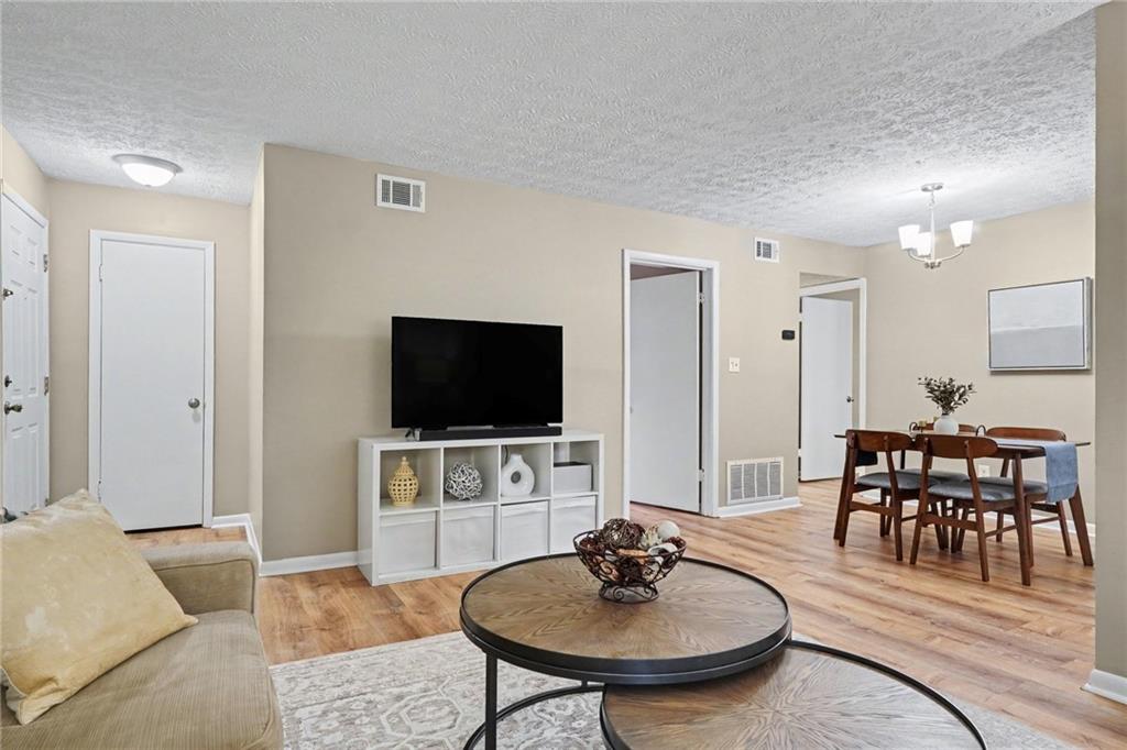 5157 Roswell Road, Unit 8 Sandy Springs, GA 30342 - Photo 9 of 28 Gallery Image 9