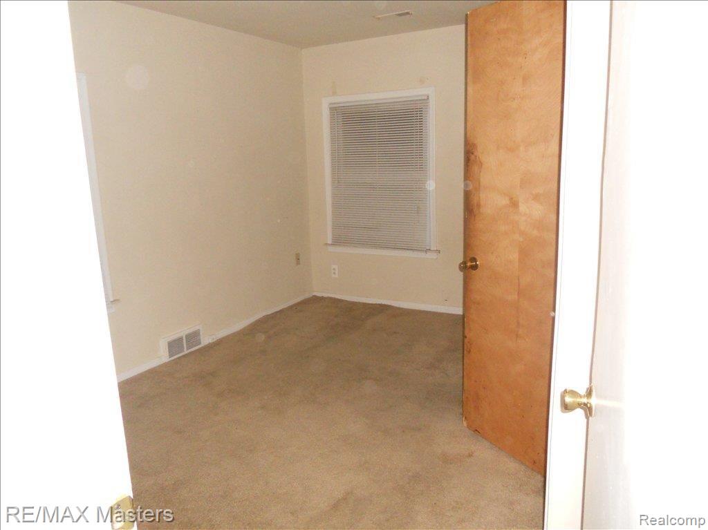 20831 Ridgemont Road Harper Woods, MI 48225 - Photo 8 of 10 bedroom3