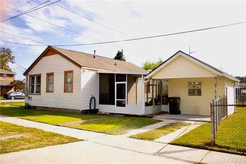 $169,900 | 2420 Fenelon Street, Chalmette, LA 70043