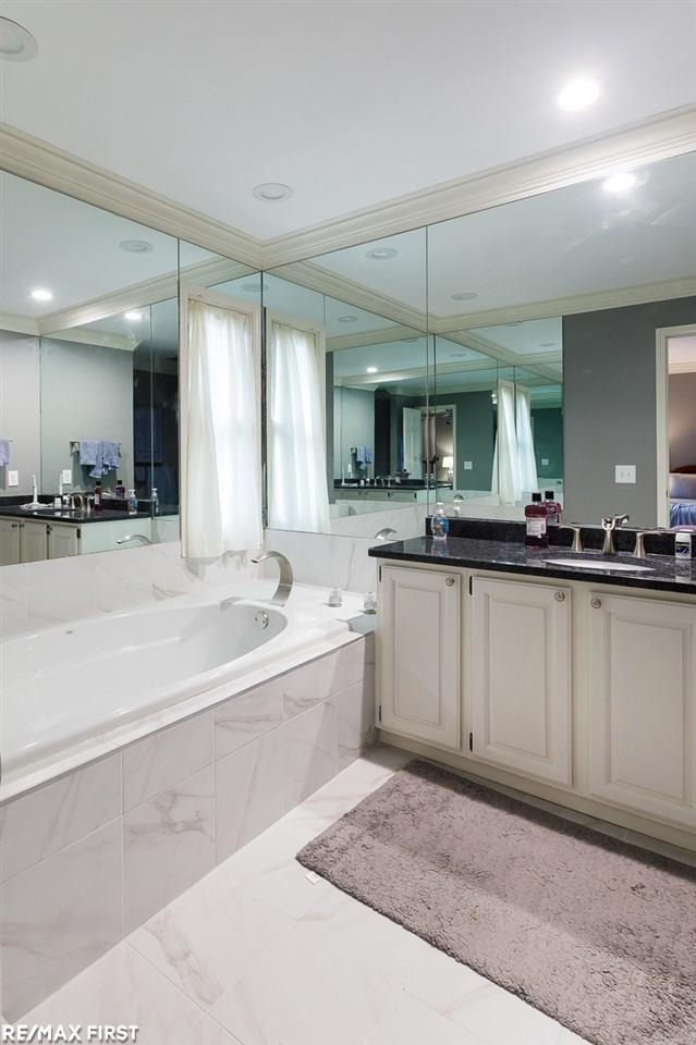 4927 Rivers Edge Drive Troy, MI 48098 - Photo 14 of 15 50000309-13.JPG